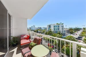 10350 W Bay Harbor Dr APT 5M, Bay Harbor Islands, FL 33154, - MLS#A11829459