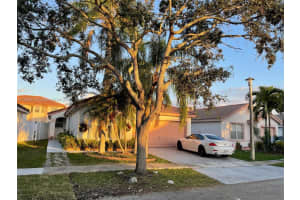 2383 Sw 177th Ter, Miramar