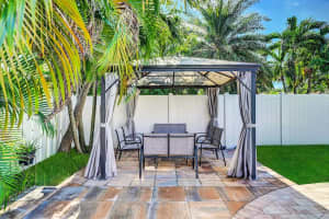 1228 Johnson St, Hollywood, FL 33019, - MLS#A11829579