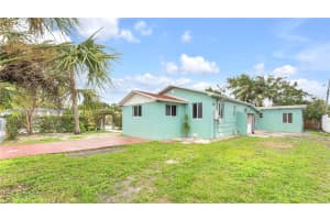 601 SE 8th Pl, Hialeah, FL 33010, Sold 08/08/25