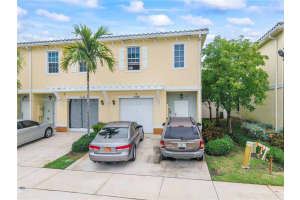 1128 Nw 40th Ter, Lauderhill