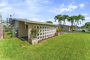 2341 Riviera Dr Miramar, FL 33023 - MLS#A11829743