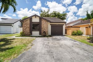 17625 NW 62nd Ct, Hialeah, FL 33015, Sold 08/14/25