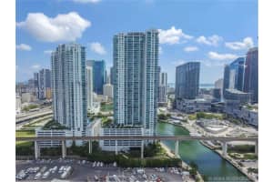 92 Sw 3rd St 4410, Miami