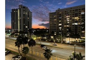 5555 Collins Ave 6z Miami Beach, FL 33140 - MLS#A11829802