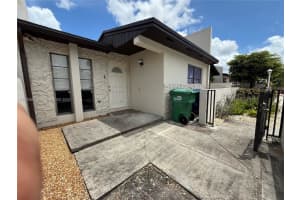 5571 Nw 194th Ln, Miami Gardens