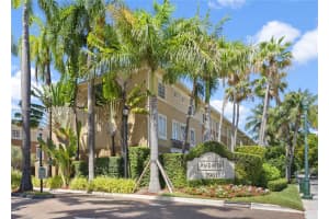 2811 Ne 185th St 804, Aventura