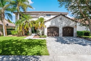 773 Verona Lake Dr, Weston