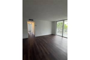 482 Nw 165th St Rd A-302, Miami