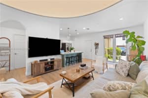 17165 Sw 94th St, Miami
