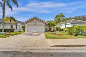9010 Lake Park Cir N, Davie, FL 33328, Sold 07/30/25
