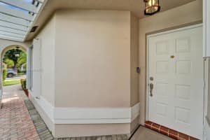 9010 Lake Park Cir N, Davie, FL 33328, Sold 07/30/25