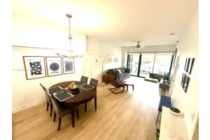 20505 E Country Club Dr 132, Aventura