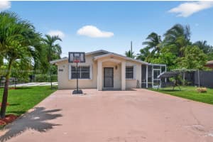 395 NW 124th St, North Miami, FL 33168, - MLS#A11830357