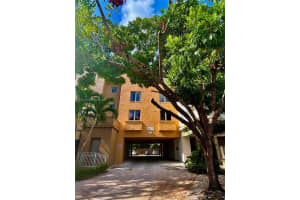 2630 SW 28th St 34, Miami, FL 33133 - MLS#A11830433