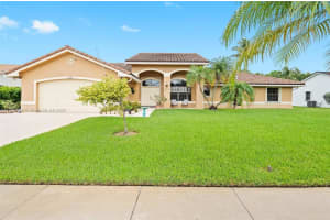 450 Nw 195th Ave, Pembroke Pines