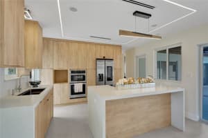 4731 Pierce St, Hollywood