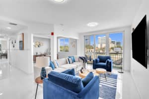 2651 Ne 212th Ter 307, Aventura