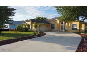 544 Se Nome Dr, Port Saint Lucie