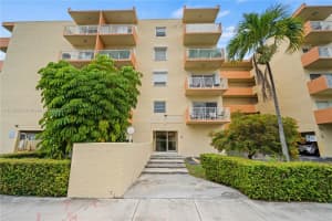 3545 NE 167th St APT 402, North Miami Beach, FL 33160, - MLS#A11830642