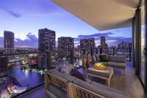 68 Se 6th St 2512, Miami