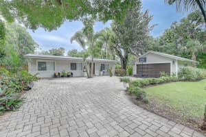369 Caloosa Drive, La Belle
