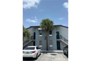 7180 Nw 179th St 109, Hialeah
