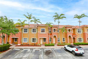 10607 SW 6th St #1006, Pembroke Pines, FL 33025, - MLS#A11830963