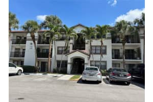 620 S Park Rd 33-2, Hollywood