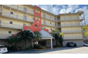 8290 Lake Dr 122 Doral, FL 33166 - MLS#A11831028