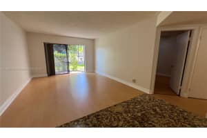 8290 Lake Dr 122 Doral, FL 33166 - MLS#A11831028