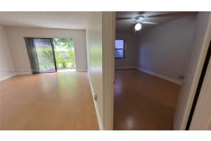 8290 Lake Dr 122 Doral, FL 33166 - MLS#A11831028