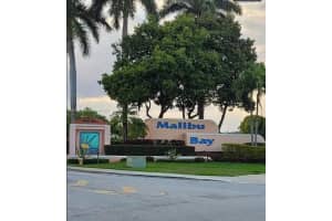 521 Nw 208th Cir, Pembroke Pines
