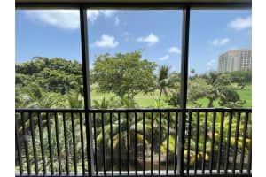 20335 W Country Club Dr 304, Aventura