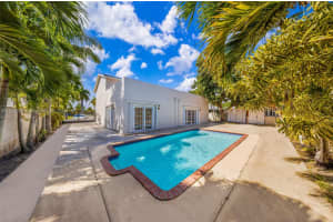 15235 SW 99th Ct, Miami, FL 33157, Sold 08/18/25