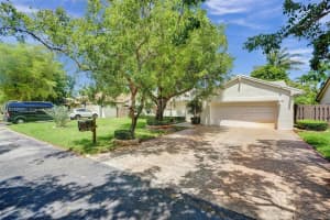 5432 SW 150th Pl, Miami, FL 33185, Sold 08/22/25