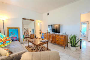 1050 NW 142nd St, Miami, FL 33168, - MLS#A11831296