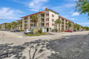 3070 Nw 48th Ter 415, Lauderdale Lakes