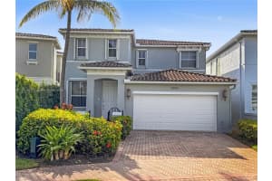 21033 Ne 32nd Ave, Aventura