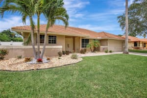 1600 Sw 52nd Way, Plantation