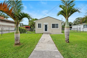 524 Nw 88th St, El Portal