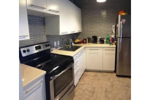 3475 N Country Club Dr 507, Aventura