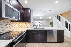 10527 NW 6th St, Pembroke Pines, FL 33026, - MLS#A11831684