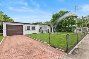 7201 Hayes St, Hollywood, FL 33024, - MLS#A11831698