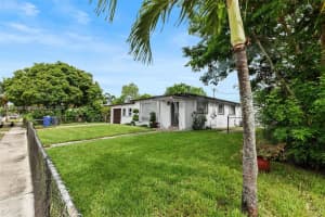 7201 Hayes St, Hollywood, FL 33024, - MLS#A11831698