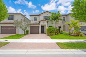 3274 W 96th Pl, Hialeah