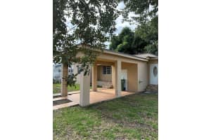 658 SE 8th Pl, Hialeah, FL 33010, Sold 08/20/25