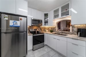 2800 Somerset Dr 215j, Lauderdale Lakes