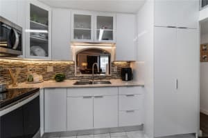 2800 Somerset Dr APT 215J, Lauderdale Lakes, FL 33311, - MLS#A11831745