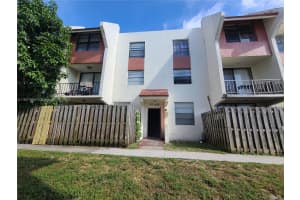 1750 Nw 55th Ave 103, Lauderhill